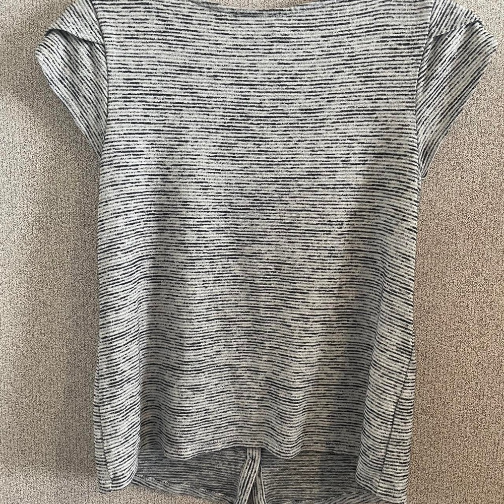 Market & Spruce Womens XS Petite Space Dye Striped Button Back Cap Sleeve Top